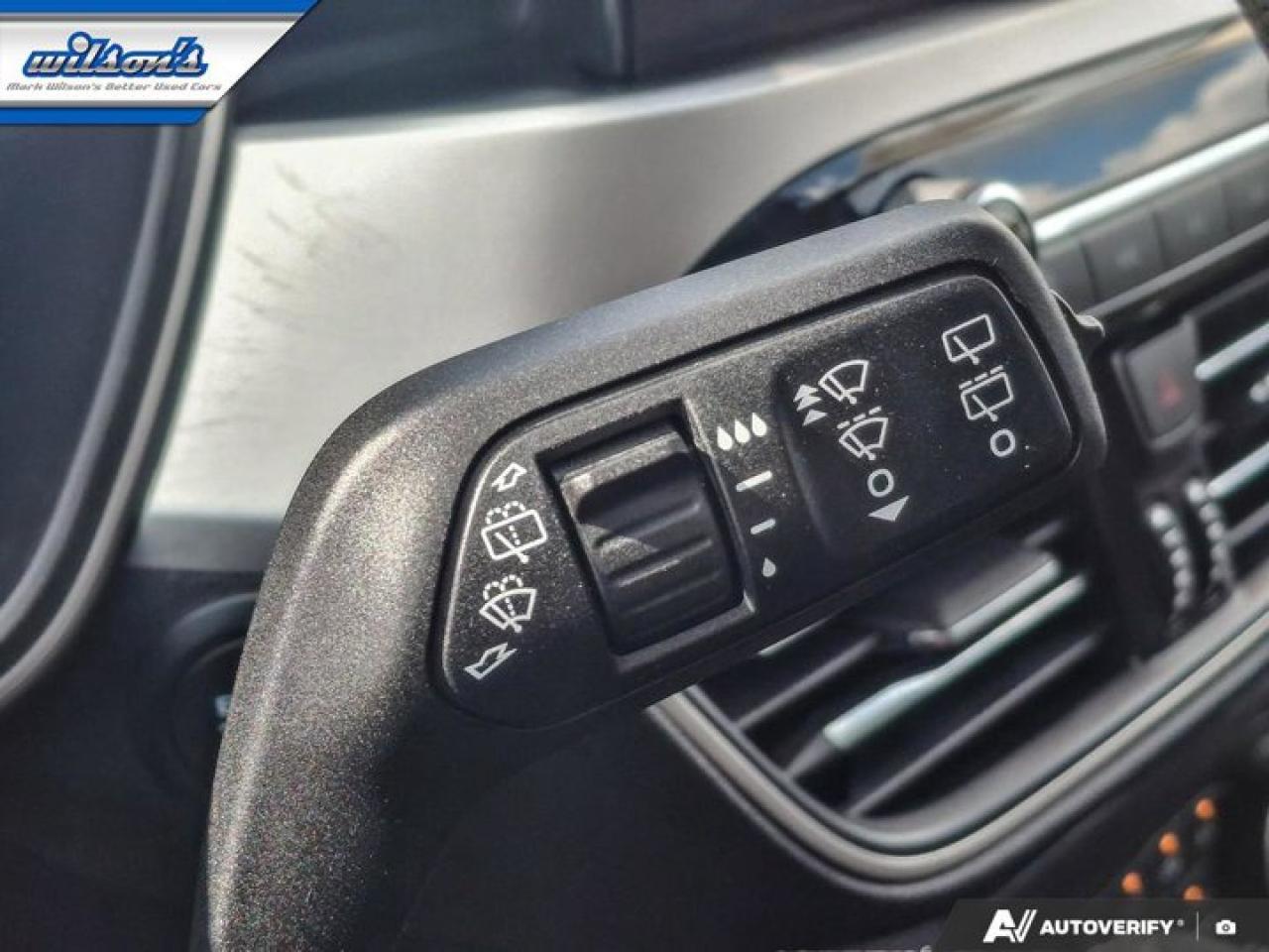 2020 Ford Escape SEL AWD | Pano Roof | Leather | Navi | Heated Seats + Steering | Remote Start | Reverse Cam & More ! Photo