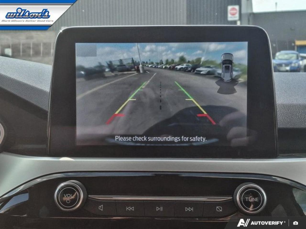 2020 Ford Escape SEL AWD | Pano Roof | Leather | Navi | Heated Seats + Steering | Remote Start | Reverse Cam & More ! Photo