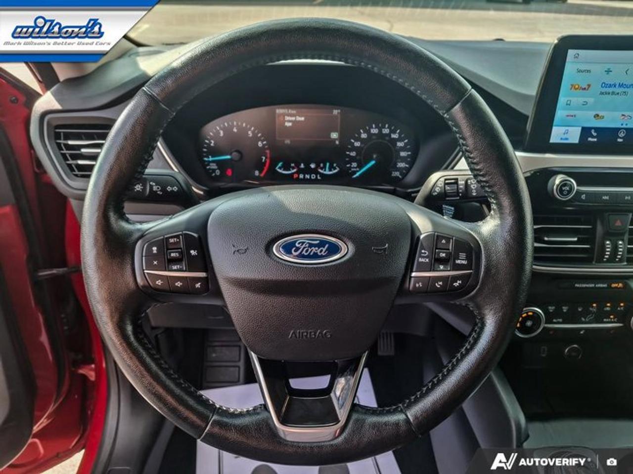 2020 Ford Escape SEL AWD | Pano Roof | Leather | Navi | Heated Seats + Steering | Remote Start | Reverse Cam & More ! Photo