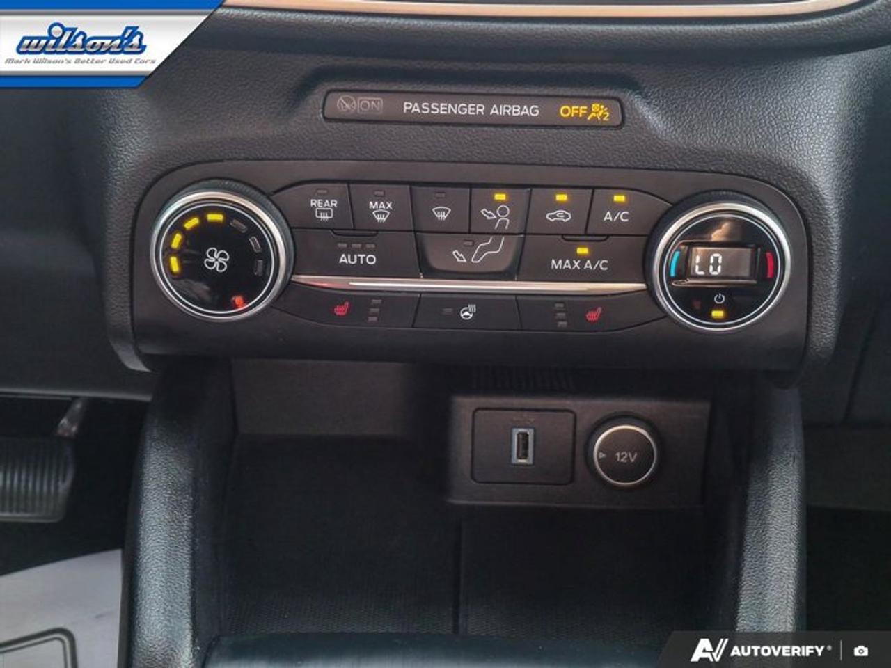 2020 Ford Escape SEL AWD | Pano Roof | Leather | Navi | Heated Seats + Steering | Remote Start | Reverse Cam & More ! Photo