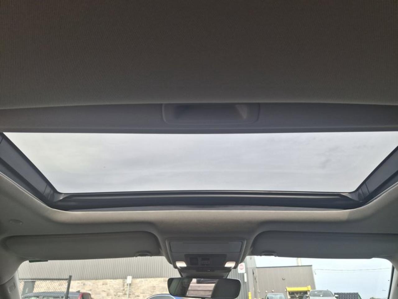 2025 Honda Accord Hybrid Touring | Leather | Sunroof | Nav | Adaptive Cruise | Cooled + Heated Seats | and More ! Photo