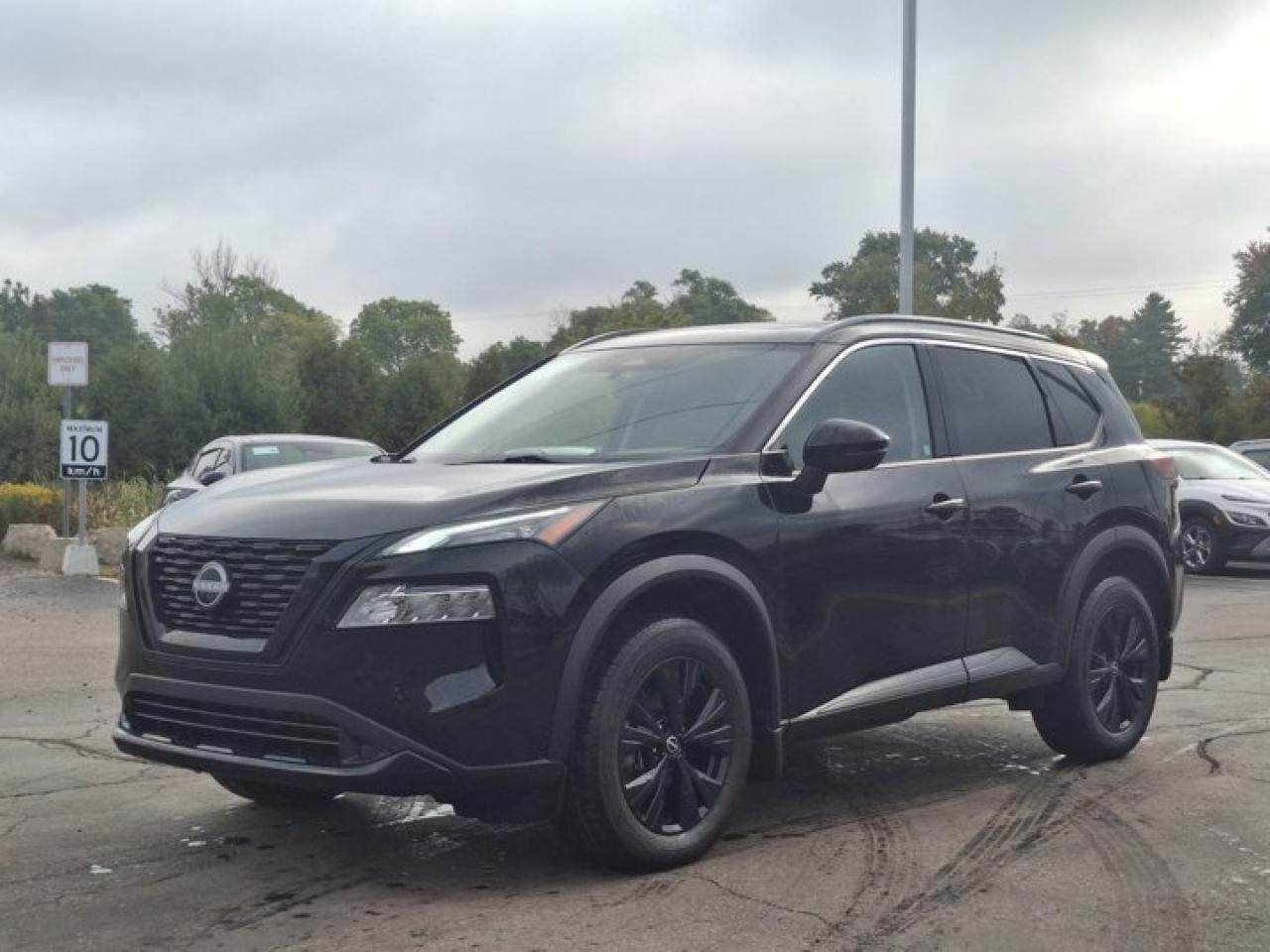 Used 2023 Nissan Rogue SV Midnight Edition AWD | Pano Roof | Leatherette | Heated Seats + Steering | Keyless Entry & More ! for sale in Guelph, ON