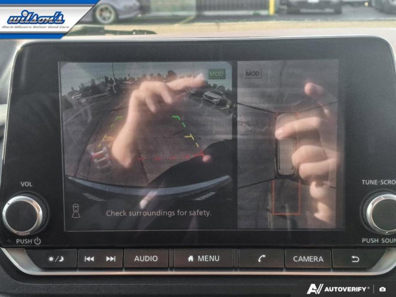 2023 Nissan Rogue SV Midnight Edition AWD | Pano Roof | Leatherette | Heated Seats + Steering | Keyless Entry & More ! Photo