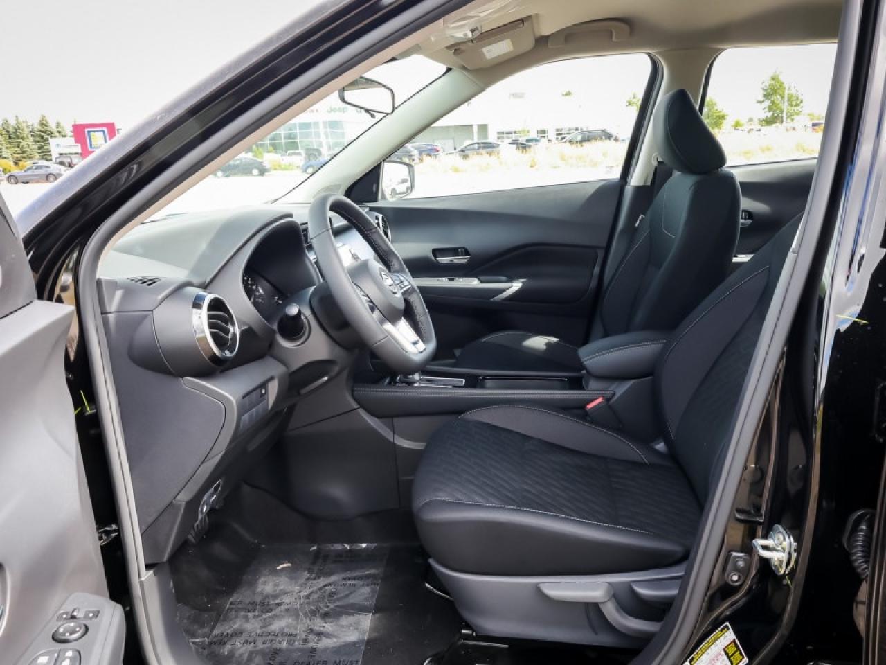 2025 Nissan Kicks Play SV  - Heated Seats -  Apple CarPlay Photo