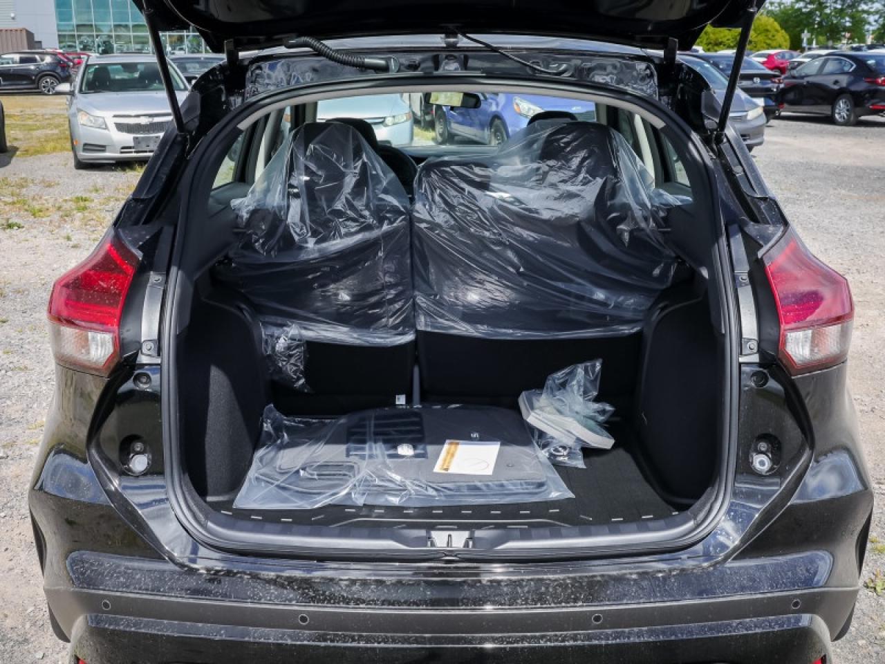 2025 Nissan Kicks Play SV  - Heated Seats -  Apple CarPlay Photo