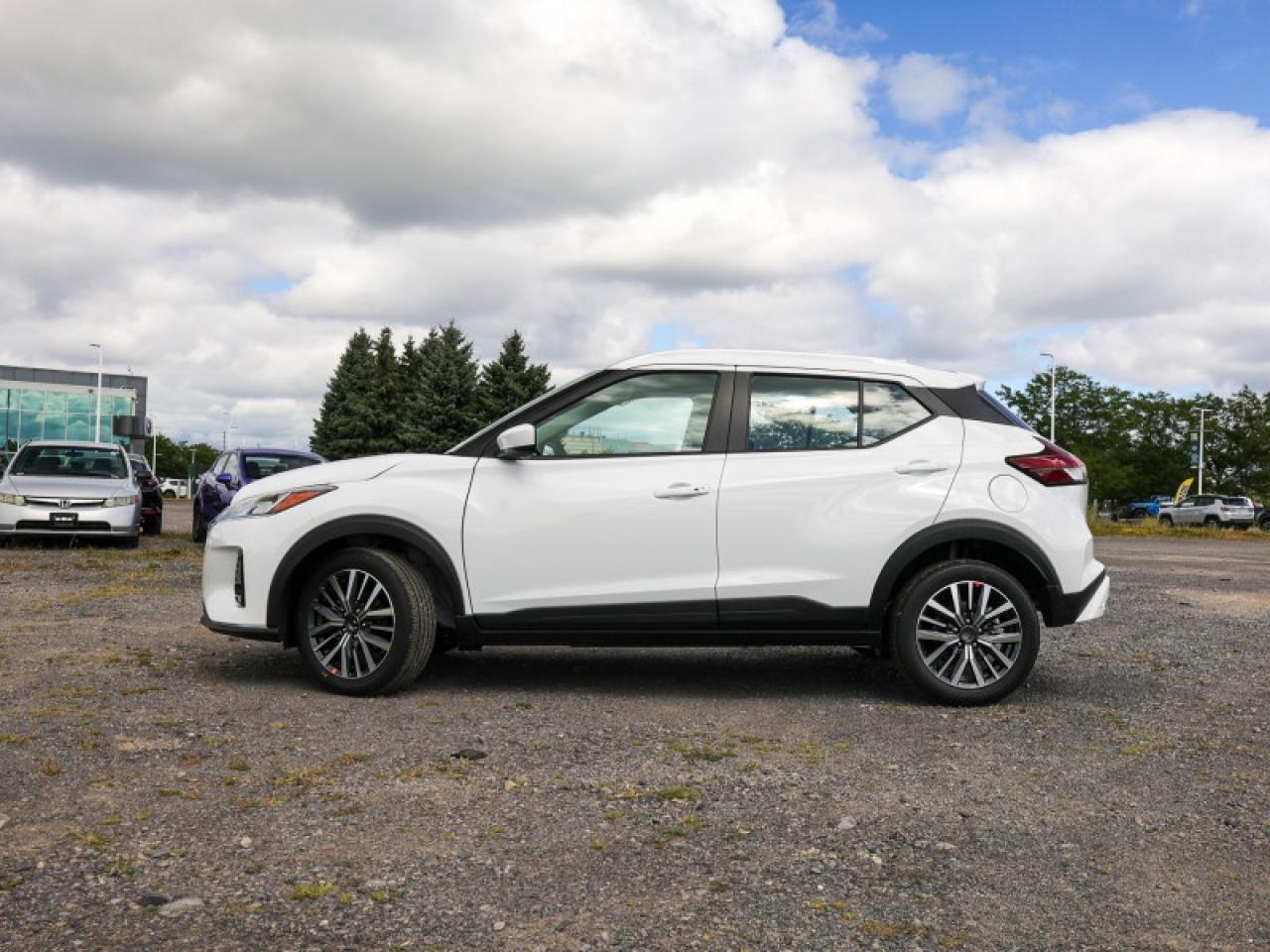 2025 Nissan Kicks Play SV  - Heated Seats -  Apple CarPlay Photo