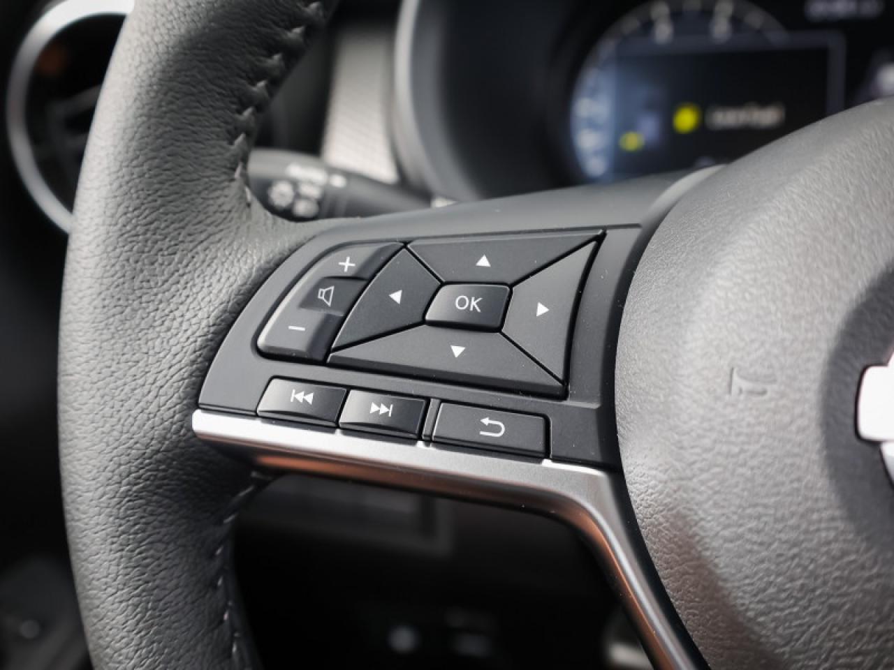 2025 Nissan Kicks Play SV  - Heated Seats -  Apple CarPlay Photo