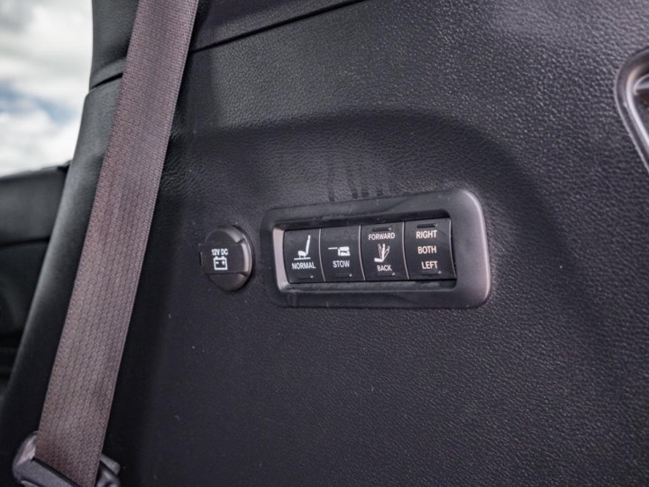 2022 Chrysler Pacifica Limited Photo