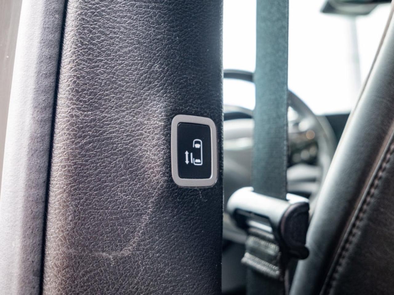 2022 Chrysler Pacifica Limited Photo