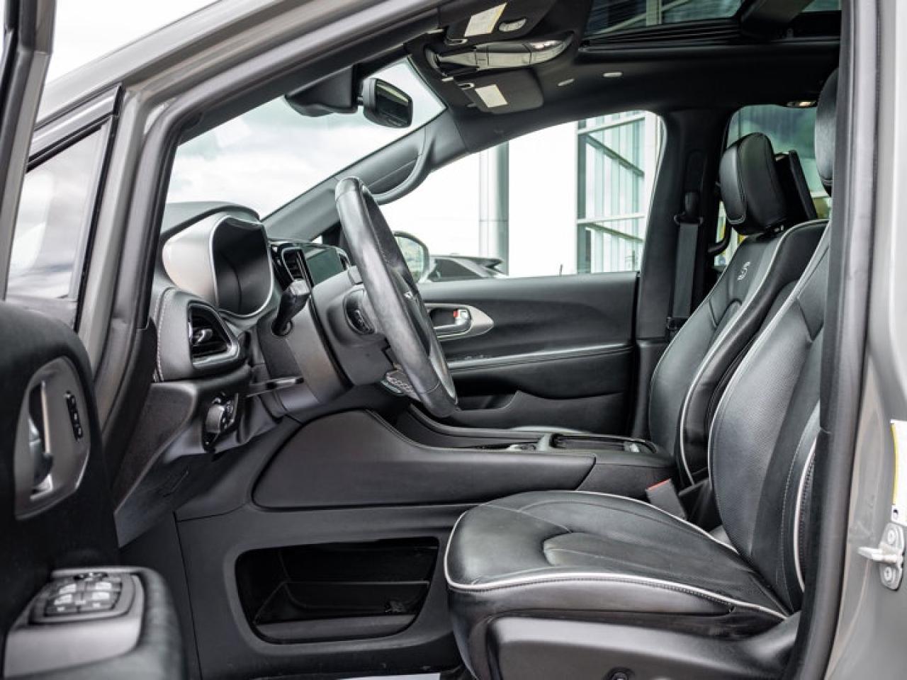 2022 Chrysler Pacifica Limited Photo