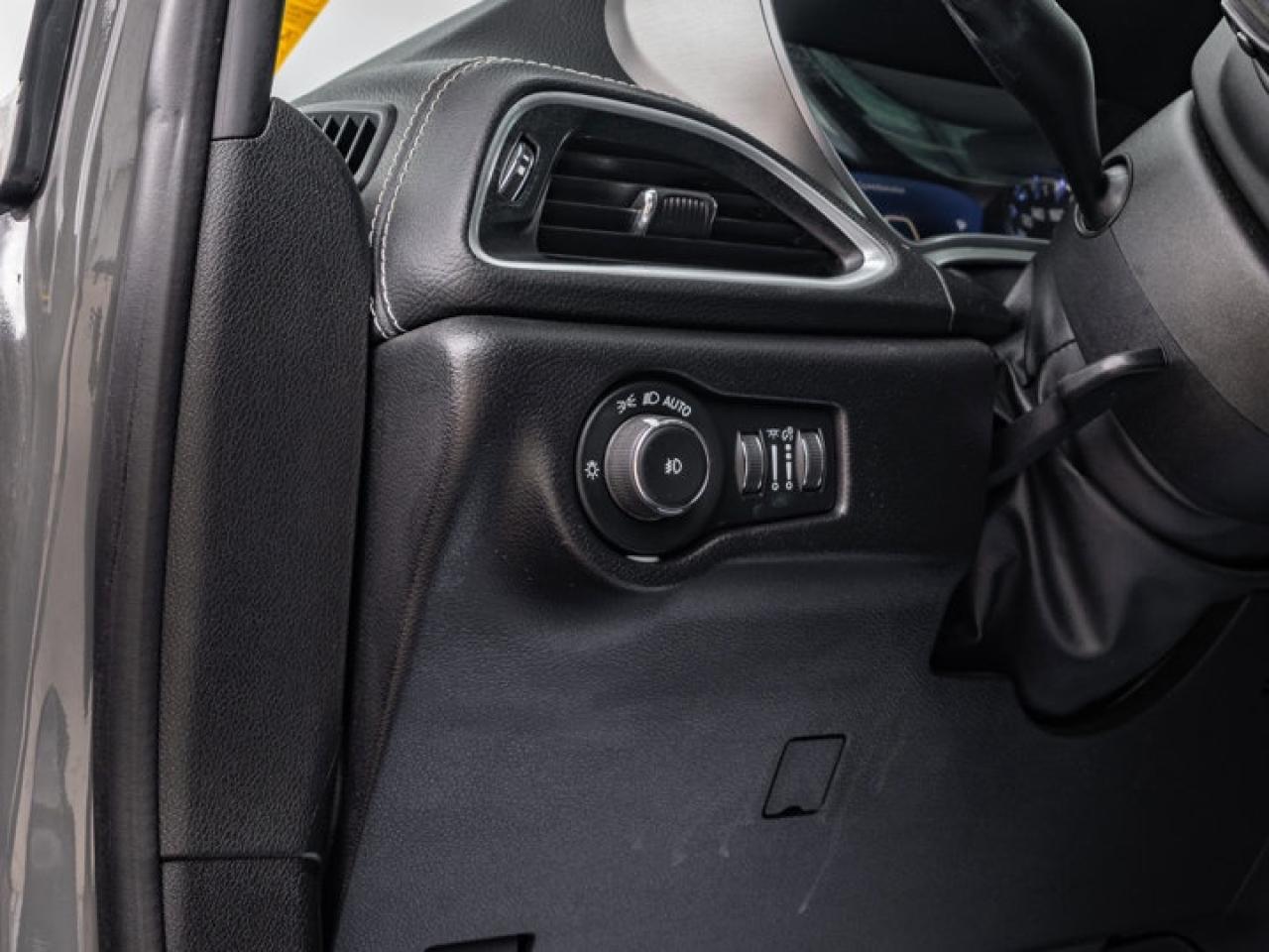 2022 Chrysler Pacifica Limited Photo