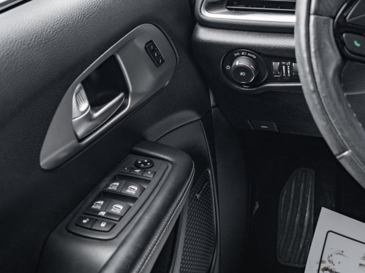 2022 Chrysler Pacifica Limited Photo