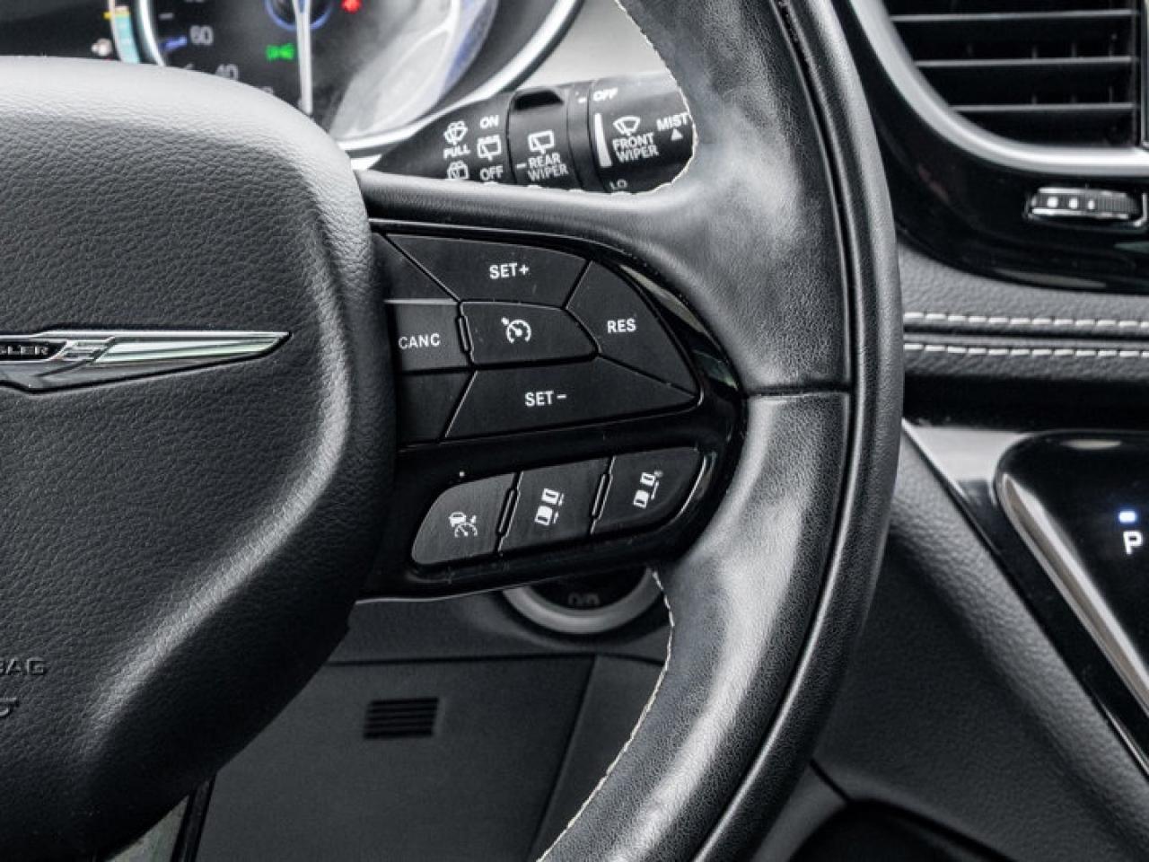 2022 Chrysler Pacifica Limited Photo