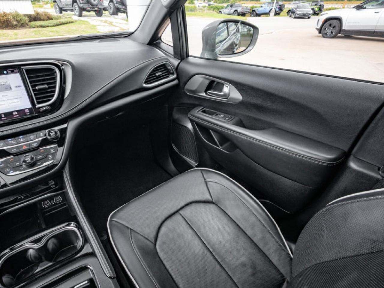 2022 Chrysler Pacifica Limited Photo