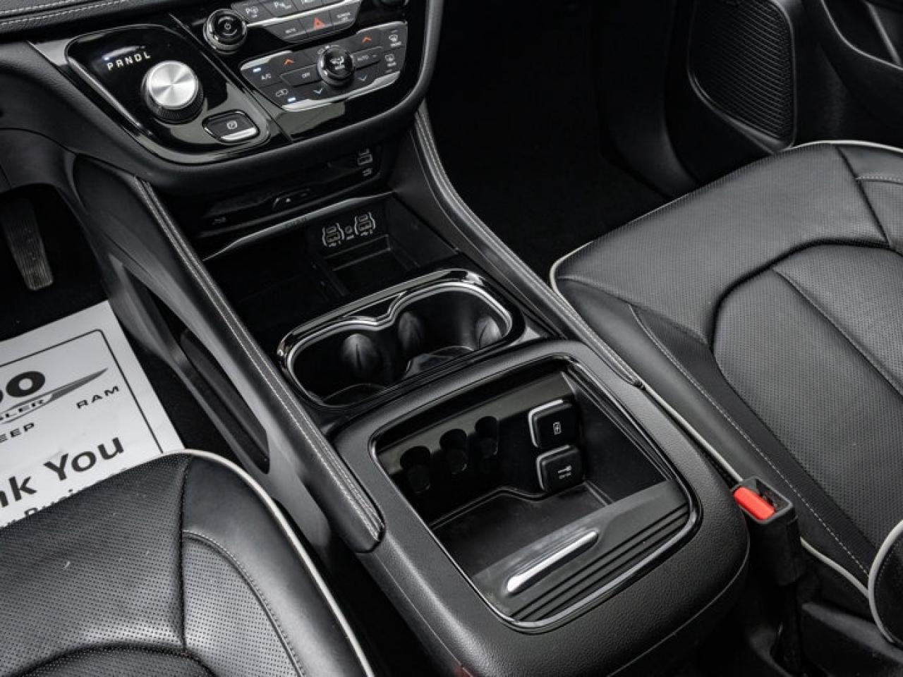 2022 Chrysler Pacifica Limited Photo