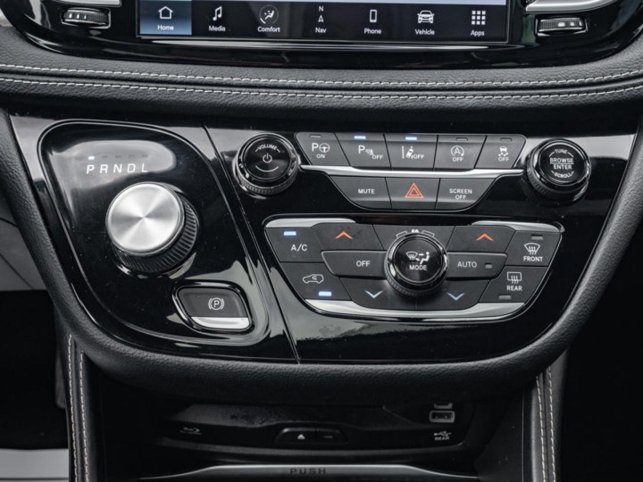 2022 Chrysler Pacifica Limited Photo