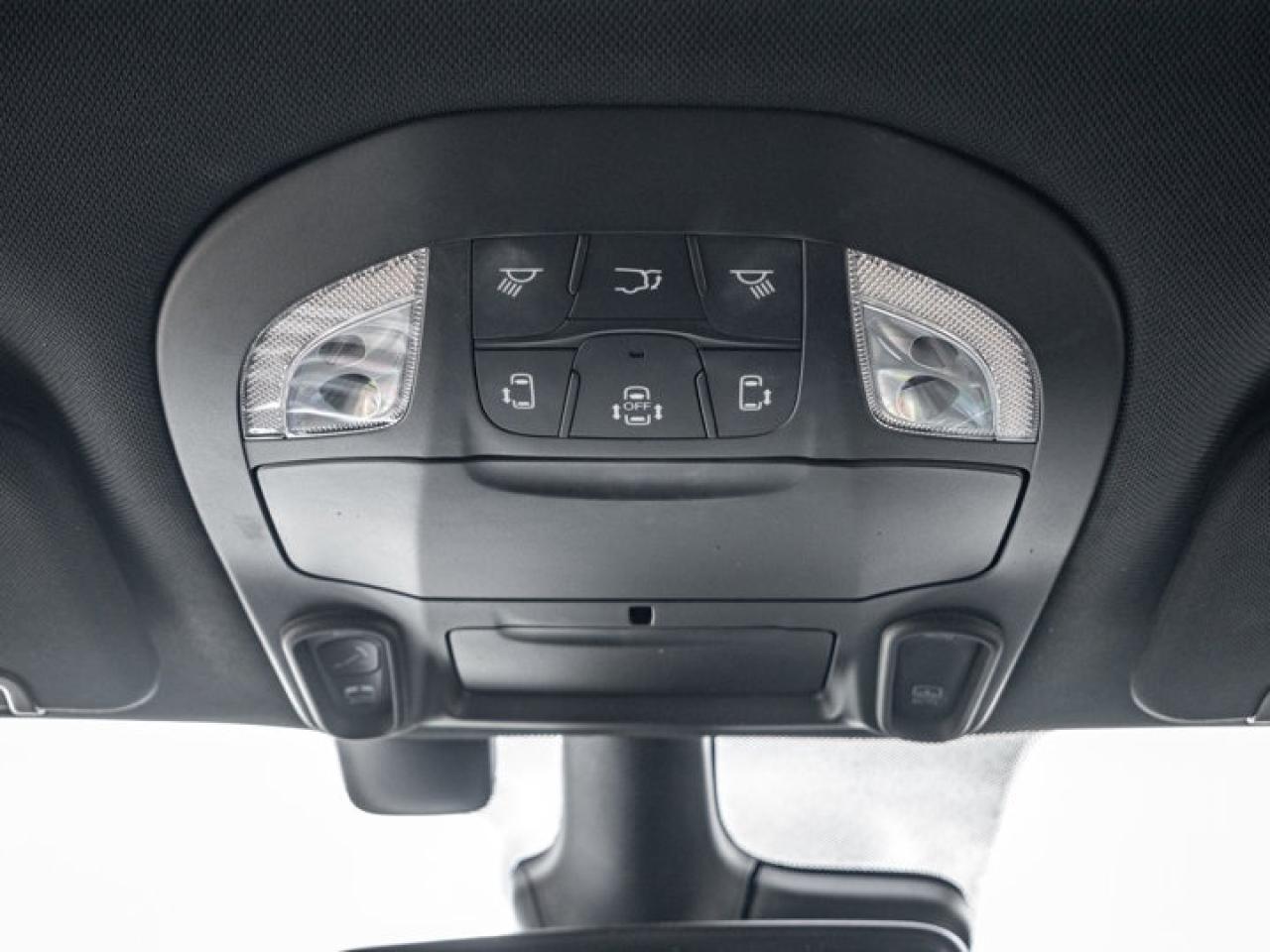 2022 Chrysler Pacifica Limited Photo