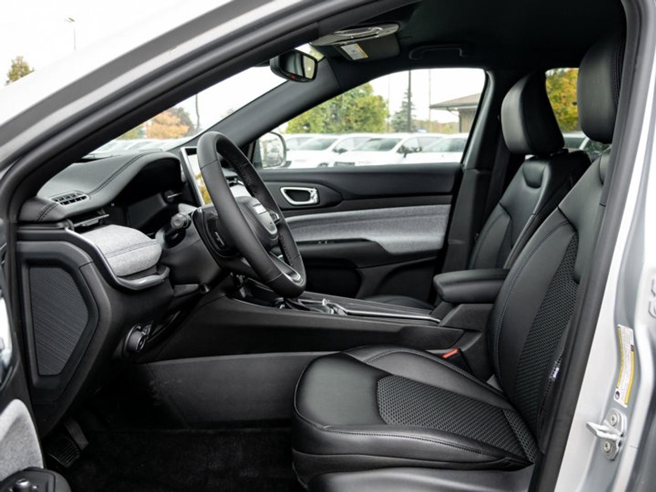 2026 Jeep Compass NORTH Photo