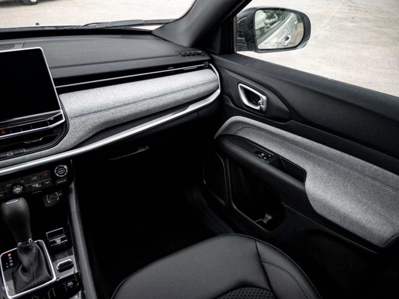 2026 Jeep Compass NORTH Photo