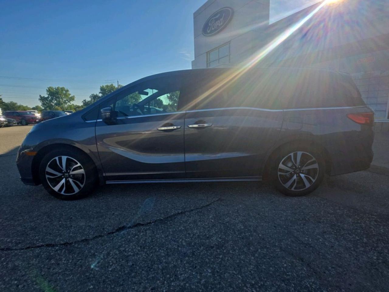 2018 Honda Odyssey Touring Photo5