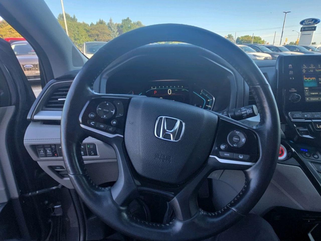 2018 Honda Odyssey Touring Photo5