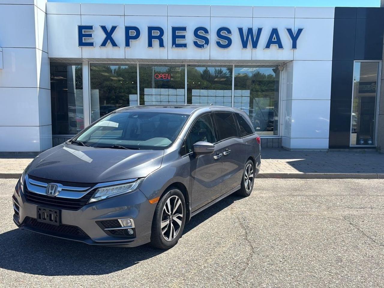 2018 Honda Odyssey TOURING, LEATHER, NAVIGATION, POWER DOORS! Photo0
