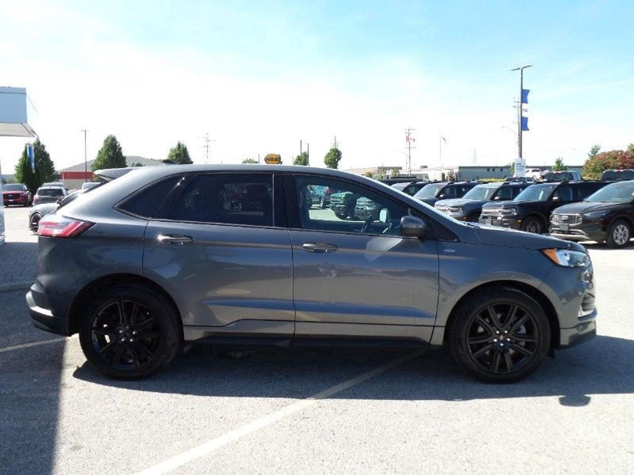 2022 Ford Edge ST LINE, COPILOT PACKAGE, PANO ROOF, HEATED WHEEL! Photo3