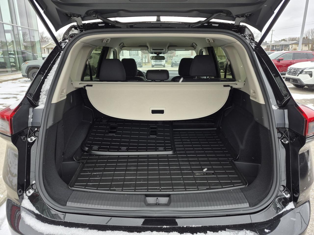 2026 Nissan Rogue S Photo14