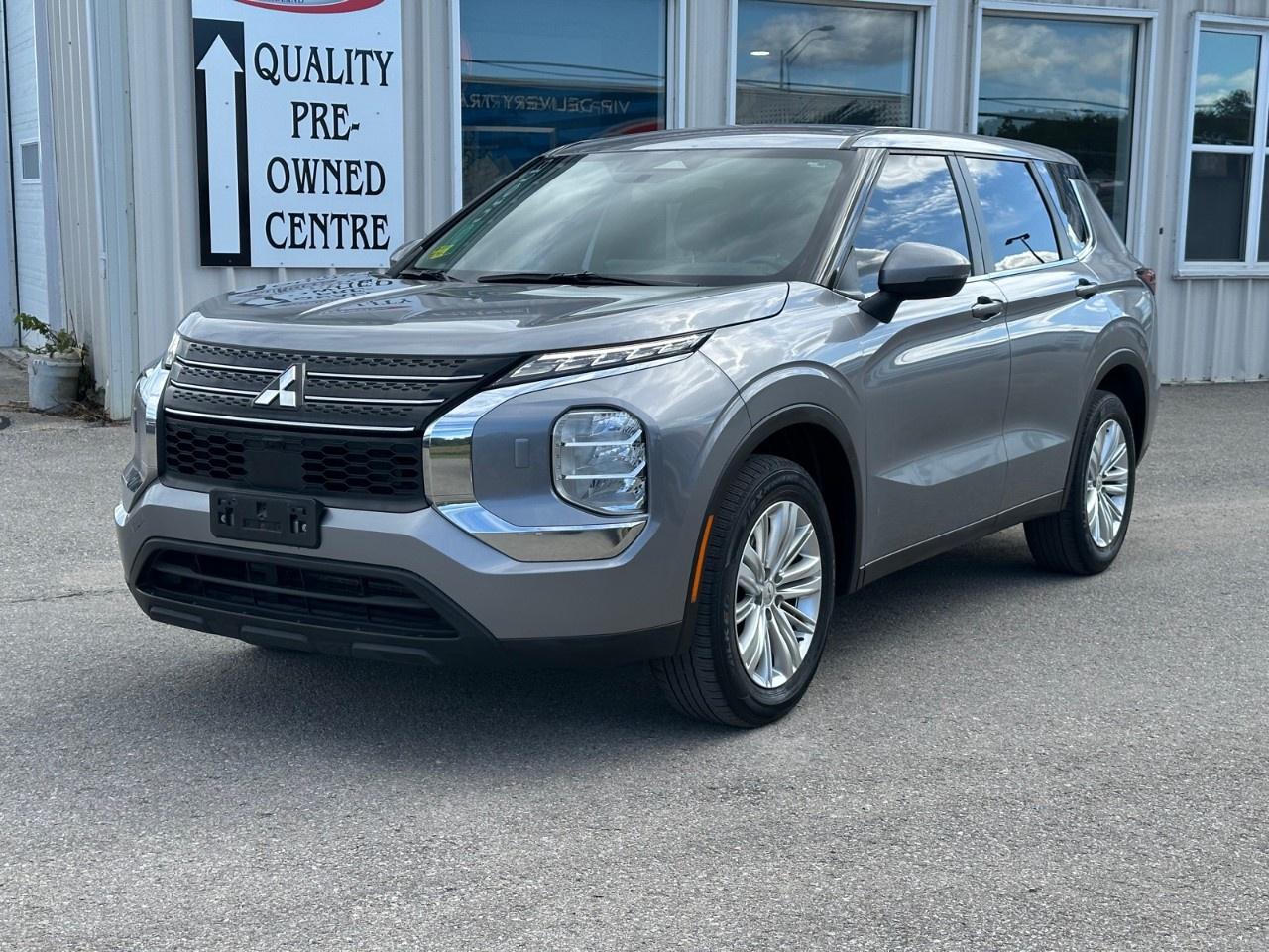 2022 Mitsubishi Outlander ES S-AWC Photo