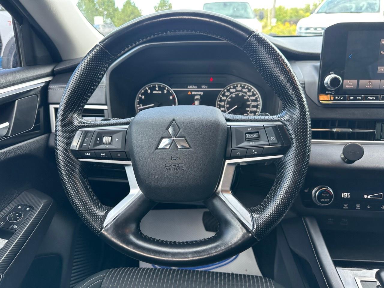 2022 Mitsubishi Outlander ES S-AWC Photo