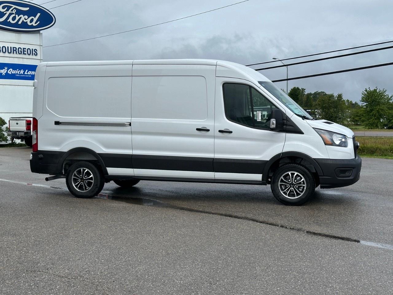 2025 Ford Transit Cargo Van T-250 148" MED RF 9070 GVWR RWD Photo4