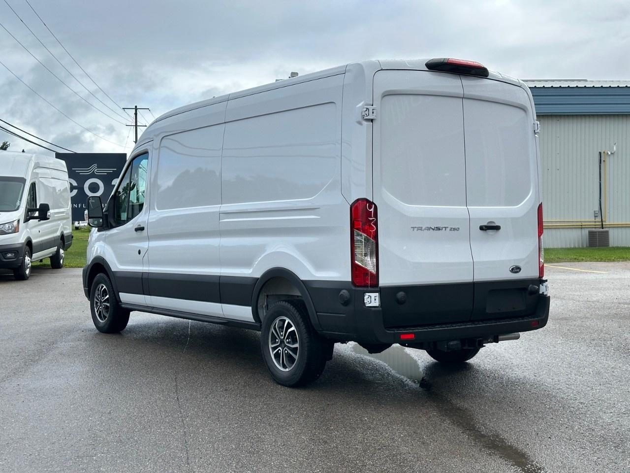 2025 Ford Transit Cargo Van T-250 148" MED RF 9070 GVWR RWD Photo