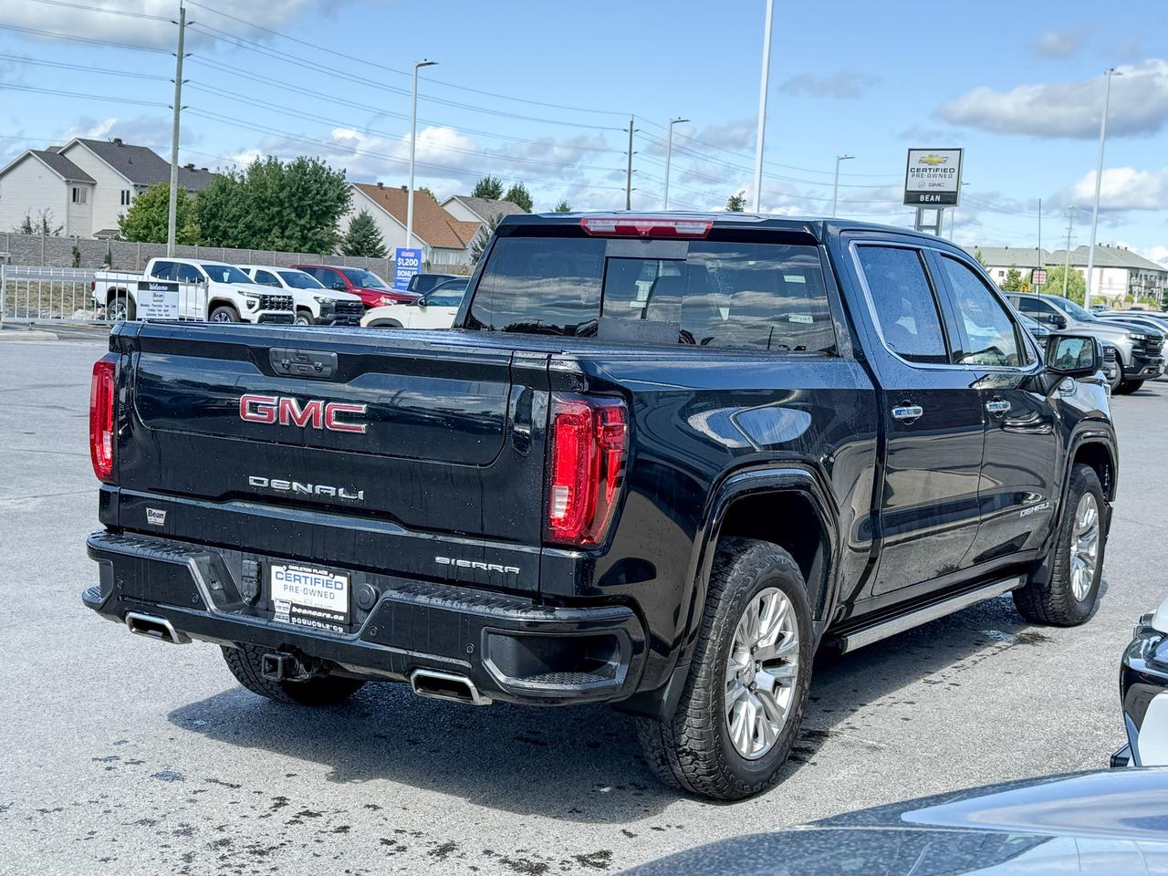 2022 GMC Sierra 1500 Denali BOUGHT & SERVICED HERE, CLEAN CARFAX, 5.3L V8 ENGINE, HEATED & VENTILATED SEATS, HEATED STEERING WHEEL, REMOTE START, RAIN SENSING WIPERS, BOSE SOUND SYSTEM, HD SURROUND VISION Photo