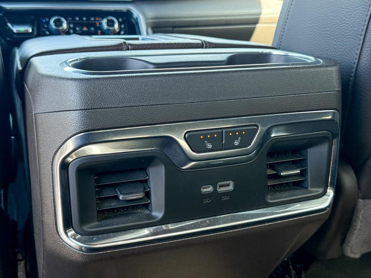 2022 GMC Sierra 1500 Denali BOUGHT & SERVICED HERE, CLEAN CARFAX, 5.3L V8 ENGINE, HEATED & VENTILATED SEATS, HEATED STEERING WHEEL, REMOTE START, RAIN SENSING WIPERS, BOSE SOUND SYSTEM, HD SURROUND VISION Photo