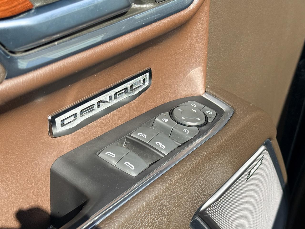 2022 GMC Sierra 1500 Denali BOUGHT & SERVICED HERE, CLEAN CARFAX, 5.3L V8 ENGINE, HEATED & VENTILATED SEATS, HEATED STEERING WHEEL, REMOTE START, RAIN SENSING WIPERS, BOSE SOUND SYSTEM, HD SURROUND VISION Photo