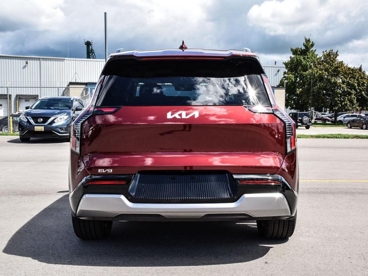 2026 Kia EV9 LAND W/PLUS PACKAGE Photo4