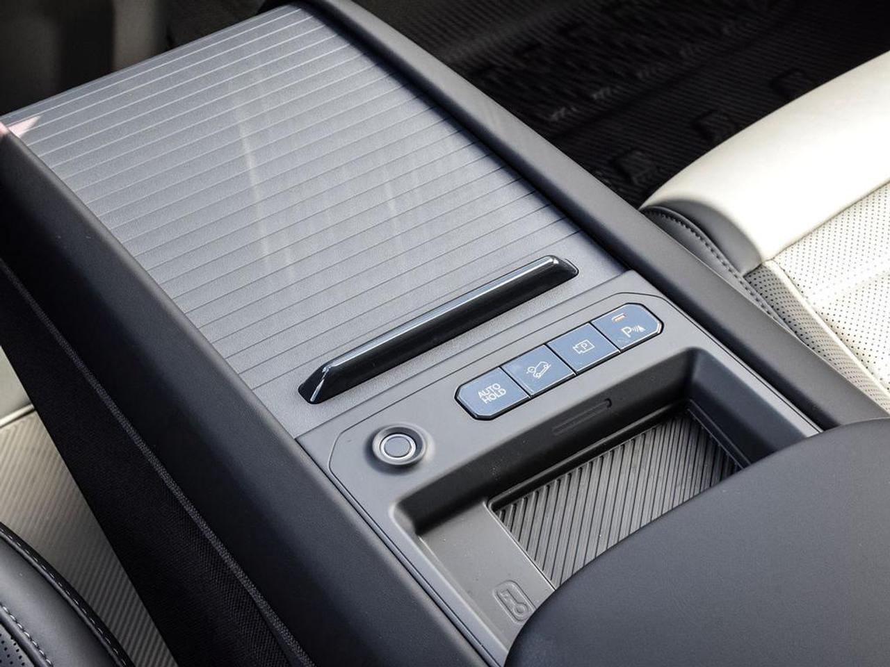 2026 Kia EV9 LAND W/PLUS PACKAGE Photo