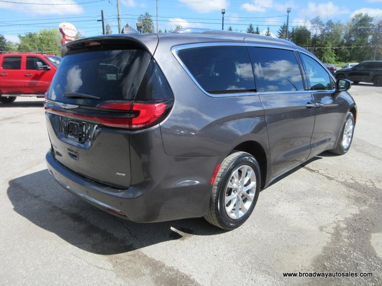 2021 Chrysler Pacifica ALL-WHEEL DRIVE TOURING-VERSION 7 PASSENGER 3.6L - V6.. CAPTAINS.. 3RD ROW.. NAVIGATION.. POWER DOORS & TAILGATE.. LEATHER.. HEATED SEATS & WHEEL.. Photo