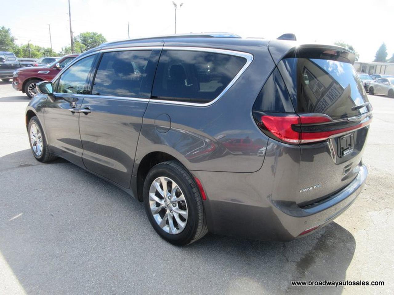2021 Chrysler Pacifica ALL-WHEEL DRIVE TOURING-VERSION 7 PASSENGER 3.6L - V6.. CAPTAINS.. 3RD ROW.. NAVIGATION.. POWER DOORS & TAILGATE.. LEATHER.. HEATED SEATS & WHEEL.. Photo