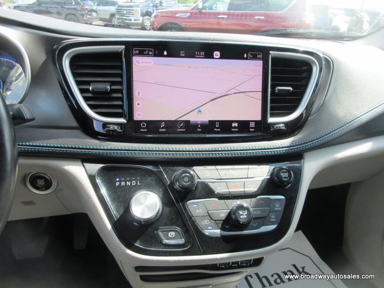 2021 Chrysler Pacifica ALL-WHEEL DRIVE TOURING-VERSION 7 PASSENGER 3.6L - V6.. CAPTAINS.. 3RD ROW.. NAVIGATION.. POWER DOORS & TAILGATE.. LEATHER.. HEATED SEATS & WHEEL.. Photo