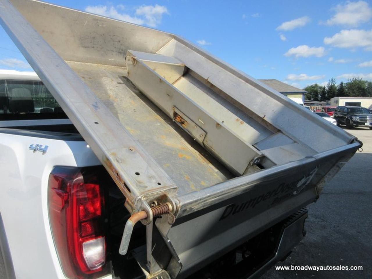 2022 GMC Sierra 2500 3/4 TON SL-VERSION 6 PASSENGER 6.6L - V8.. 4X4.. QUAD-CAB.. 6.6-BOX.. SNOW-EX-V-PLOW.. DUMPER-DOGG-SALTER.. BACK-UP CAMERA.. BLUETOOTH SYSTEM.. Photo