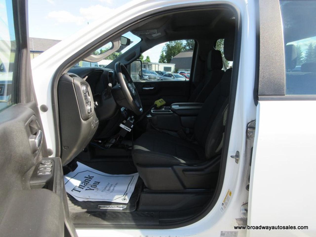 2022 GMC Sierra 2500 3/4 TON SL-VERSION 6 PASSENGER 6.6L - V8.. 4X4.. QUAD-CAB.. 6.6-BOX.. SNOW-EX-V-PLOW.. DUMPER-DOGG-SALTER.. BACK-UP CAMERA.. BLUETOOTH SYSTEM.. Photo