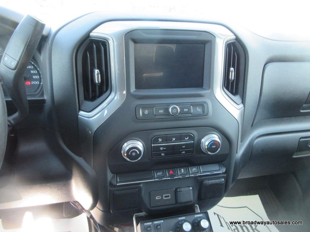 2022 GMC Sierra 2500 3/4 TON SL-VERSION 6 PASSENGER 6.6L - V8.. 4X4.. QUAD-CAB.. 6.6-BOX.. SNOW-EX-V-PLOW.. DUMPER-DOGG-SALTER.. BACK-UP CAMERA.. BLUETOOTH SYSTEM.. Photo