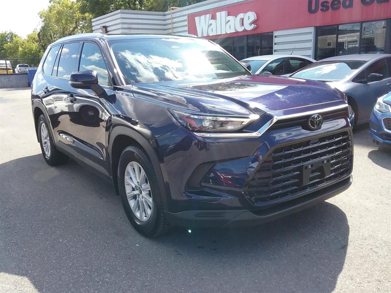 Used 2024 Toyota Highlander XLE | AWD | 8 Passenger for sale in Ottawa, ON