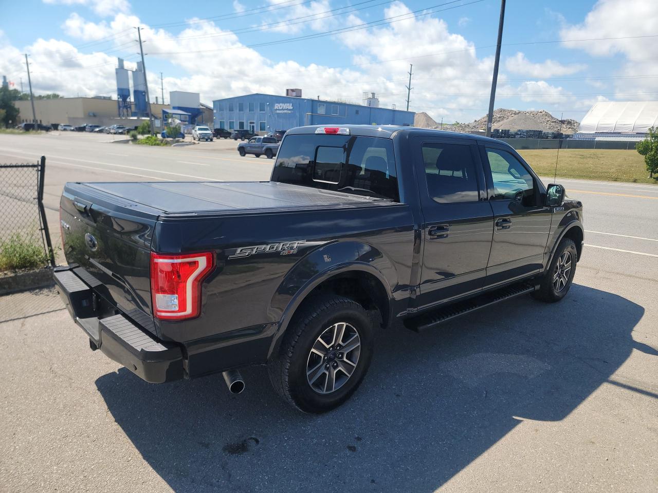 2017 Ford F-150 XLT | Sport Photo4