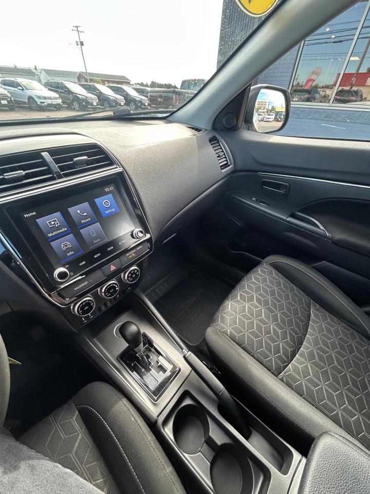 2021 Mitsubishi RVR SE - Photo #10