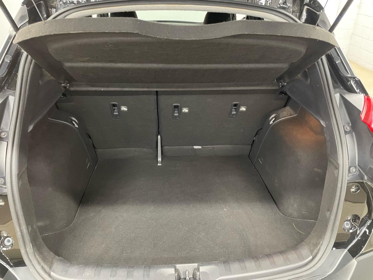 2019 Nissan Kicks SV | ANROID AUTO/APPLE CARPLAY | HEATED SEATS Photo