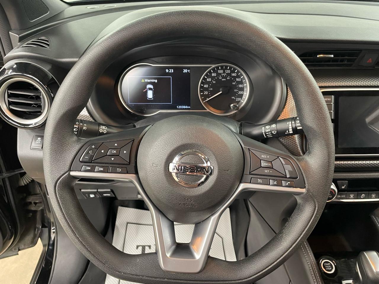 2019 Nissan Kicks SV | ANROID AUTO/APPLE CARPLAY | HEATED SEATS Photo