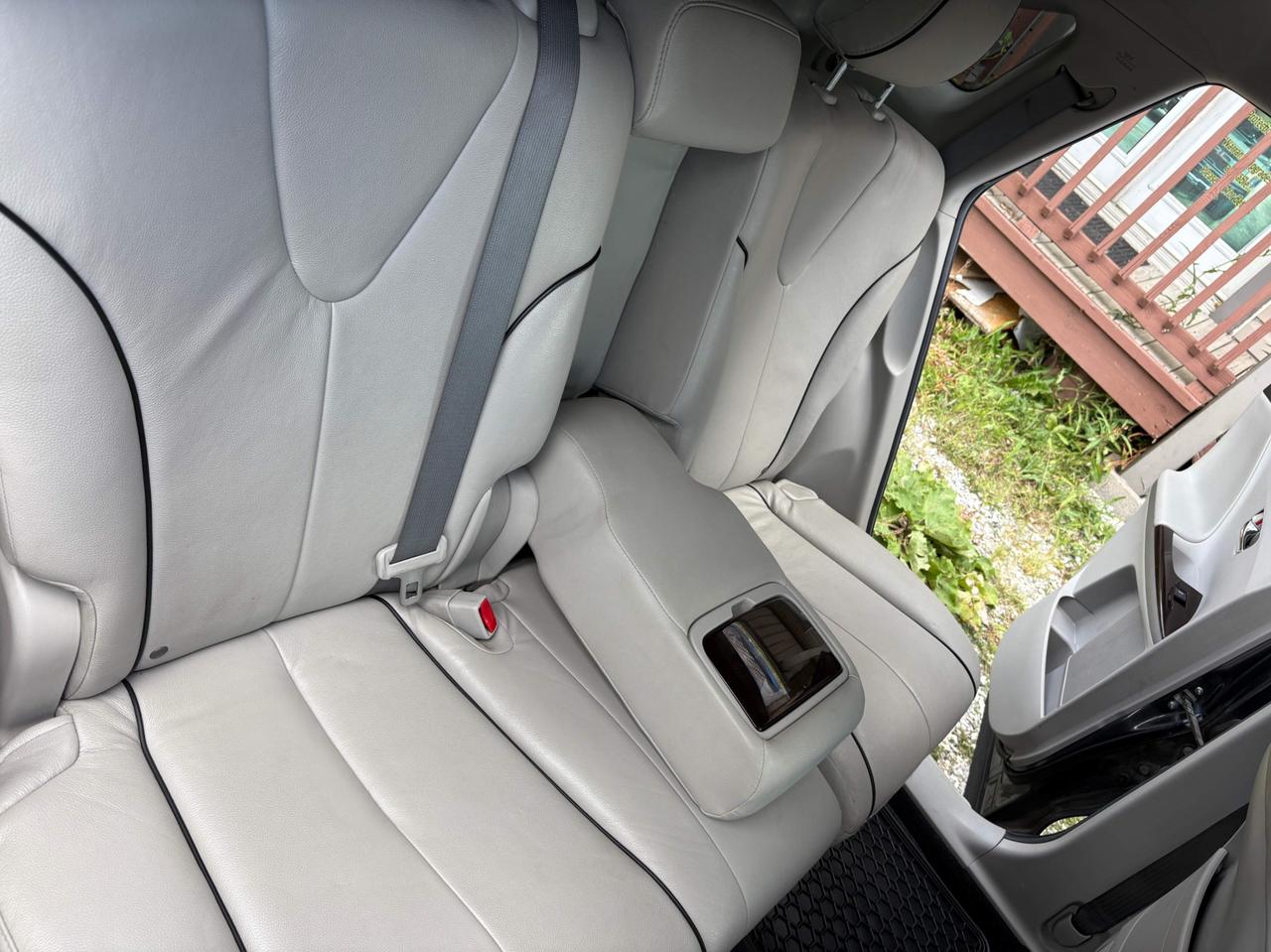 2012 Toyota Venza 4dr Wgn with Safety and Warranty, Financing available Photo