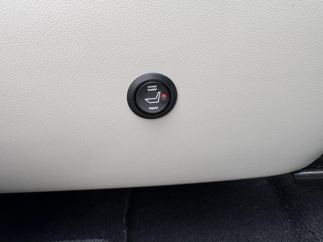 2012 Toyota Venza 4dr Wgn with Safety and Warranty, Financing available Photo